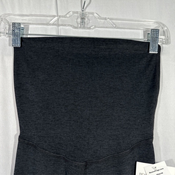 NWT Beyond Yoga [ Small ] Spacedye Love the Bump Capri Maternity Leggings Darkes - Picture 3 of 14